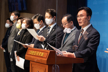 尹교육과정서 `5·18 민주화운동` 삭제…野 "일본 정부와 흡사해"