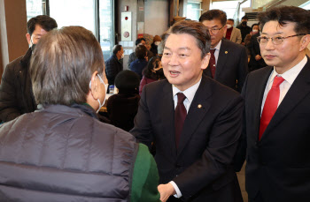 안철수 "내년 총선, 수도권이 승부처…최전선 지휘관 중요"