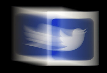 트위터 해킹 당해…사용자 2억명 이메일주소 유출
