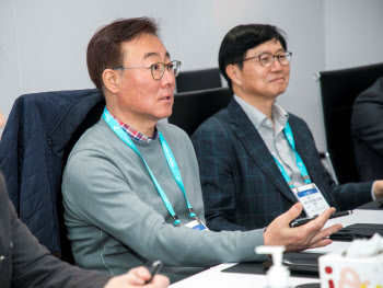 SK이노, ‘CES 2023’ 현장서 전략회의 개최…“친환경 사업 가속”
