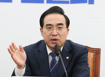 野때문에 尹법안 통과 못했다? 박홍근 "대통령실, 나쁜 버릇만 닮아"