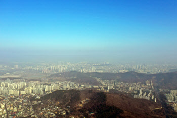 수도권 미세먼지 '나쁨'…내일도 낮 동안은 '포근' 