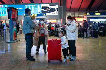 中 리오프닝으로 해외여행·원자재 가격 들썩…인플레도 가중