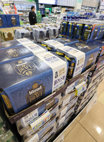 '서민 술값' 인상 속도 조절…맥주·막걸리 세율 인상폭 낮춘다