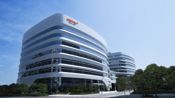 오스템임플란트, MBK·UCK 가세 후 향방은