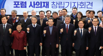 `이재명 운명의 날`…대장동 檢출석에 갈라진 친명·비명
