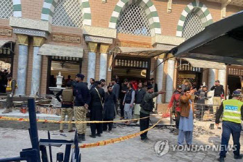 파키스탄 이슬람 사원서 자폭 테러…34명 사망·150명 부상