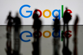 구글 AI챗봇 ‘바드’ 공개후 주가 7.7% 급락, 왜?