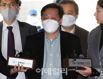 정진상 "정성호 회유사실 없어…이재명 도와달라고 부탁"