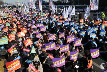 野 직회부 밀어붙인 간호법…본회의 처리 앞두고 갈등 고조