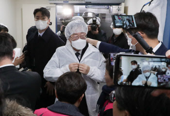 이재명, 학교 급식노동자 폐암 진단 관련 조리실 점검