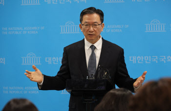 정성호 "분노한 당원 마음 안다, 문자 폭탄은 자제해야"