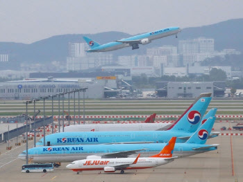 “중국, 한국인 입국자 도착 후 코로나 검사 오늘부터 폐지”