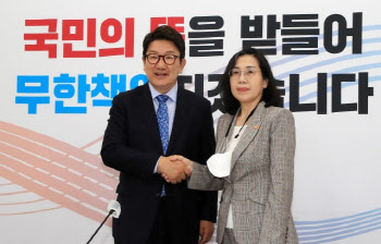 한국여성단체연합, 올해의 성평등 걸림돌…권성동·김현숙