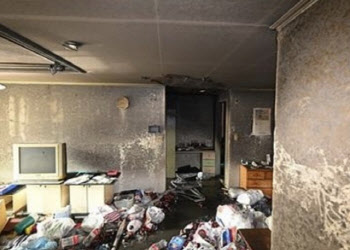 ‘김포 화재 사망’ 모자의 비극… 쓰레기 집에서 고립된 듯