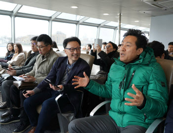 오세훈, 한강 '수상버스' 도입 검토… "곤돌라, 노선 신중히 선택"