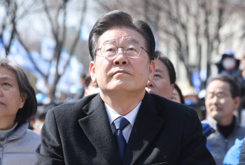 이재명 “이주노동자들의 현실, 韓 선진국인지 의문”