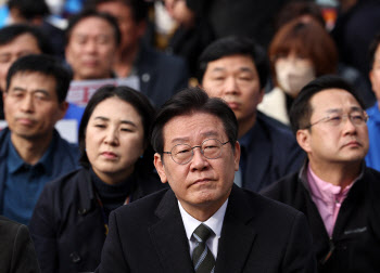 검찰, 이재명 '대장동·성남FC 의혹' 이번 주 기소 유력