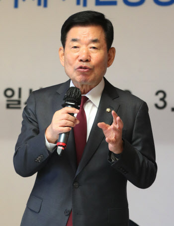 김진표 “의원 정수 확대, 50명은 어렵지만…10명은 가능할 것”