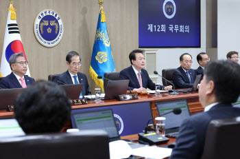 尹대통령, 日 초당적 협력에 “부러워”…“정책, 수요자 중심으로”