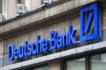 유럽 대형은행들, 3월 20% 이상 주가 폭락…신용위험 우려↑