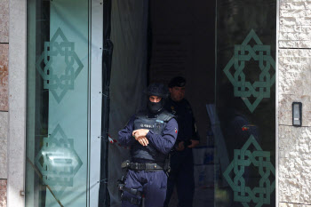 리스본 이슬람 센터서 흉기 난동… 2명 사망