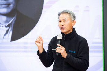 연임 성공한 장현국 대표…“올해 위메이드 흑자 자신”