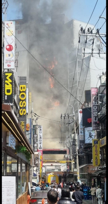 인천 부평 롯데시네마서 큰불...이용객들 긴급 대피