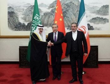 사우디-이란, 베이징서 국교 정상화 후 첫 외무장관 회담