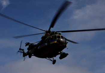 日자위대 헬기 오키나와서 비행 중 사라져…10명 실종