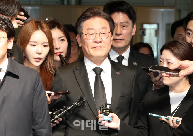 [포토]이낙연 전 대표 장인상 조문 마친 이재명 더불어민주당 대표