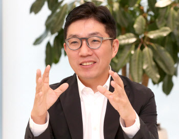 "초거대 AI 때문에 사업계획도 다 수정했죠"