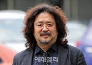 '불법 선거운동 논란' 김어준 30만원 벌금형 무죄 나올까