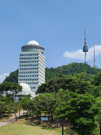 서울 남산 과학전시관, 최신 천체투영실로 재개관