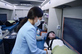 LG전자, 헌혈증 기부 캠페인…’노경(勞經)’ 합심