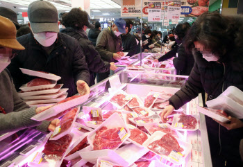 "가정의 달엔 한우·한돈 먹자"…최대 50% 할인 축산대전 열린다