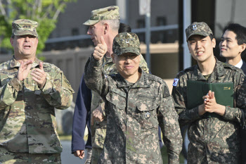 육군총장·미8군사령관, 'E3B' 인증평가 현장찾아 한미 장병 격려