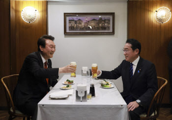 "기시다, 韓방문해 역대 내각 '반성·사죄' 입장 계승 표명할 듯"