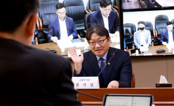 산업현장에선 여전히 구인난…청년 스타트업 취업 지원 강화