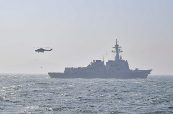 해군, 北 SLBM 탑재 잠수함 격멸 훈련…"도발시 단호히 대응"