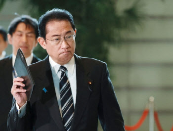 '총리공관서 사적 파티' 日 기시다 장남, 여론 역풍에 결국 사직