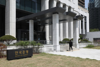 "MZ 마음 잡아라" 줄줄이 맞춤 이벤트…인재 유출 문제는 계속
