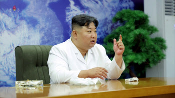 국정원 “北 정찰위성, 기술 문제 발생…김정은 수면장애 추정” (종합)