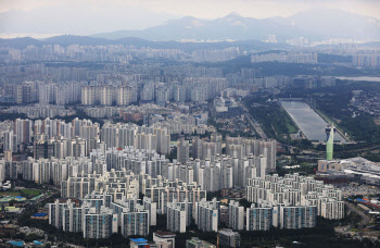서울 집주인, 올해 상반기 전세금 평균 1억 토해냈다..2만건 ‘역전세’