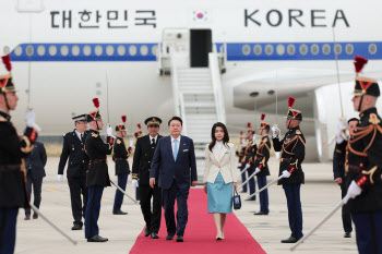 부산엑스포 유치 승부수…尹대통령, 영어 연설로 공략