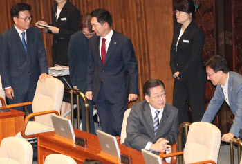 이재명 “김기현, 與 대표가 왜 野 비난에 주력하나…아쉬워”