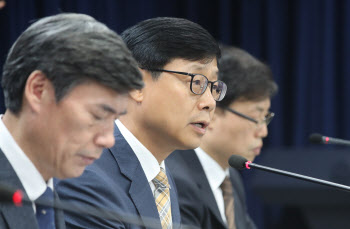 정부, '천일염 이력제' 의무화 추진…"불법 행위 철저 점검"(종합)