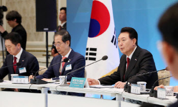 尹 격노에 국립대 사무국장 공무원 임용 폐지…파견 공무원 복귀