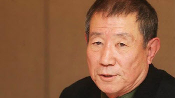 ‘하얀 전쟁’ 쓴 소설가 안정효 별세…향년 82세