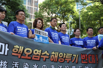 日총리 찾아간 민주당, 후쿠시마 총공세…출구전략은 `물음표`